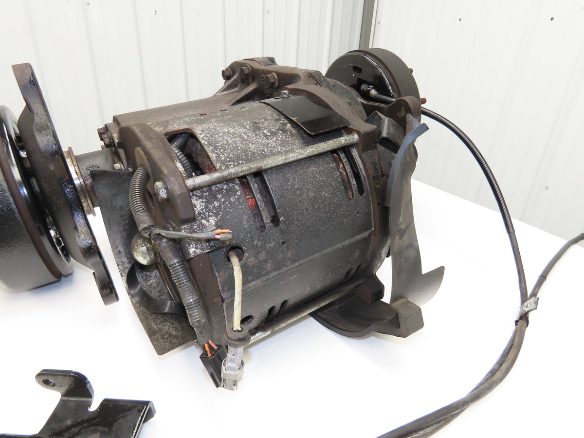 Toyota 7FBCU18 Electric Forklift Motor Drive Front Axle 8 Lug Off 7FBCU18