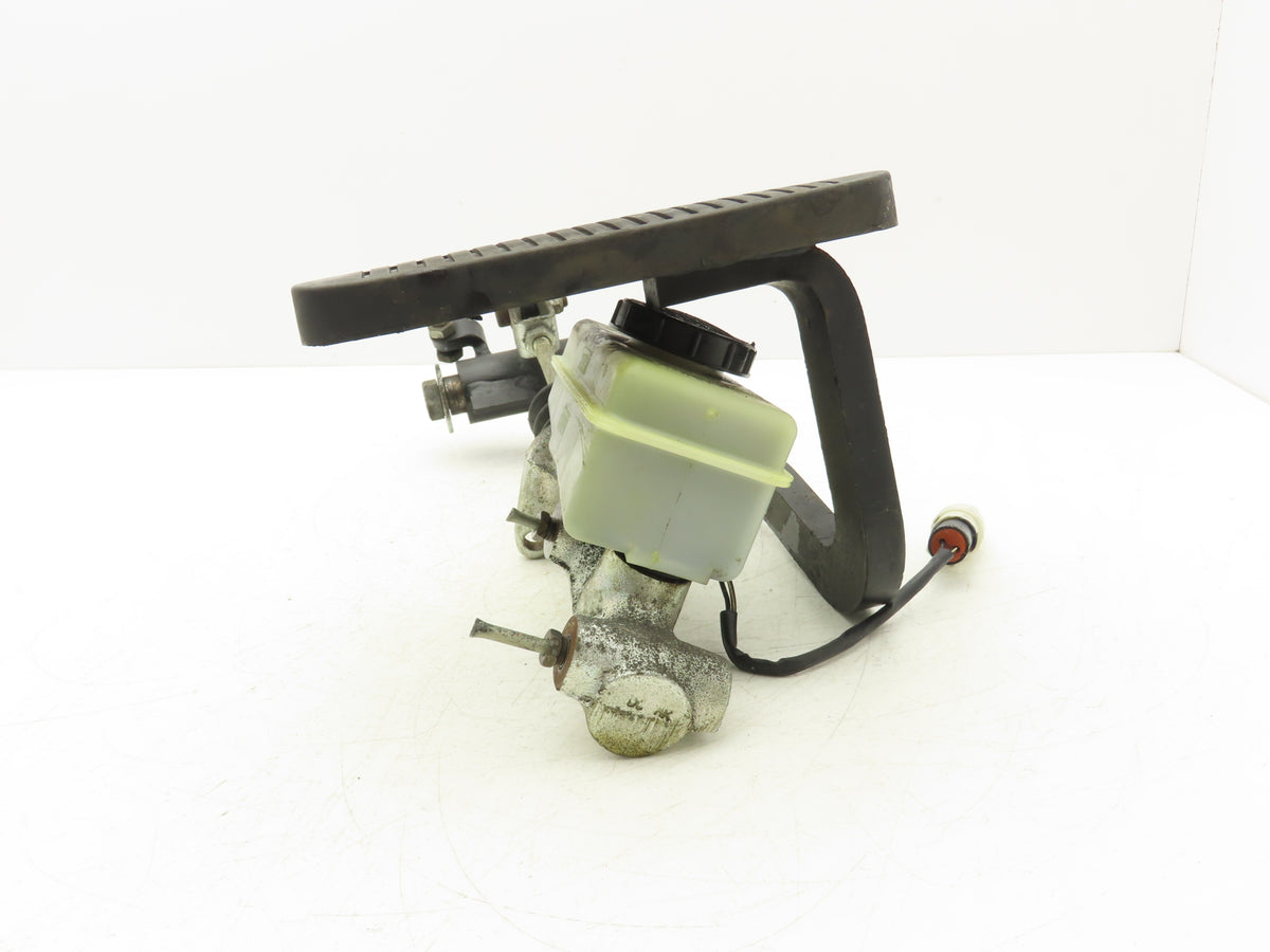 Hyster Brake Pedal & Master Cylinder Assembly Removed From E60Z-33 Forklift