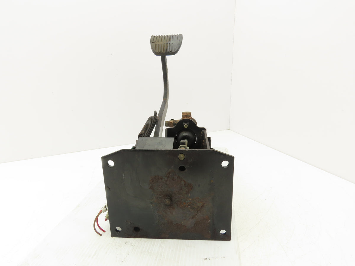Toyota 5FBGCU18 Electric Forklift Hydraulic Brake Pedal Master Cylinder Assembly
