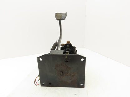 Toyota 5FBGCU18 Electric Forklift Hydraulic Brake Pedal Master Cylinder Assembly