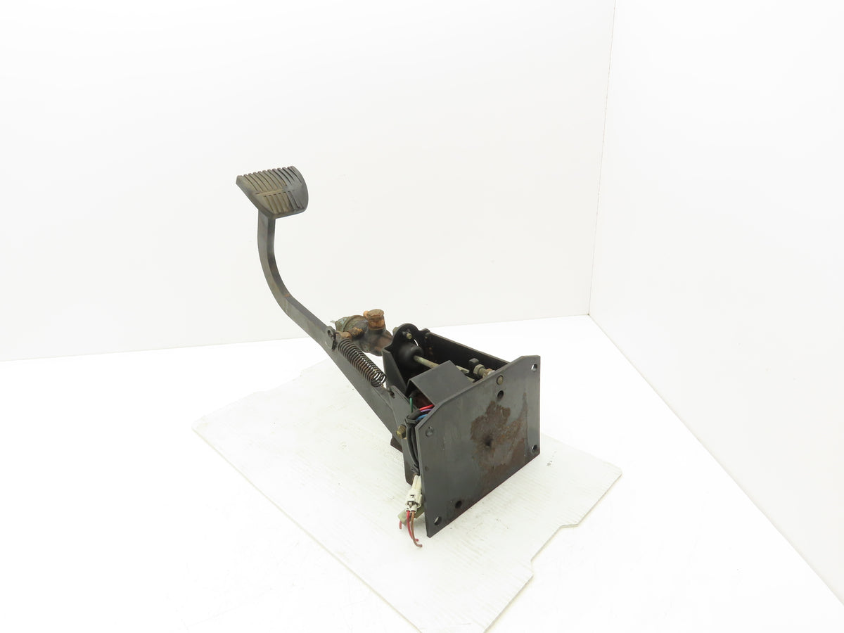 Toyota 5FBGCU18 Electric Forklift Hydraulic Brake Pedal Master Cylinder Assembly