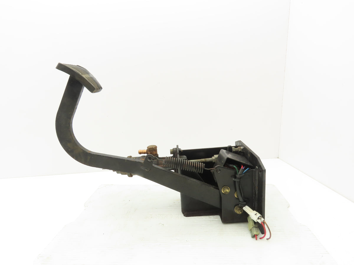 Toyota 5FBGCU18 Electric Forklift Hydraulic Brake Pedal Master Cylinder Assembly