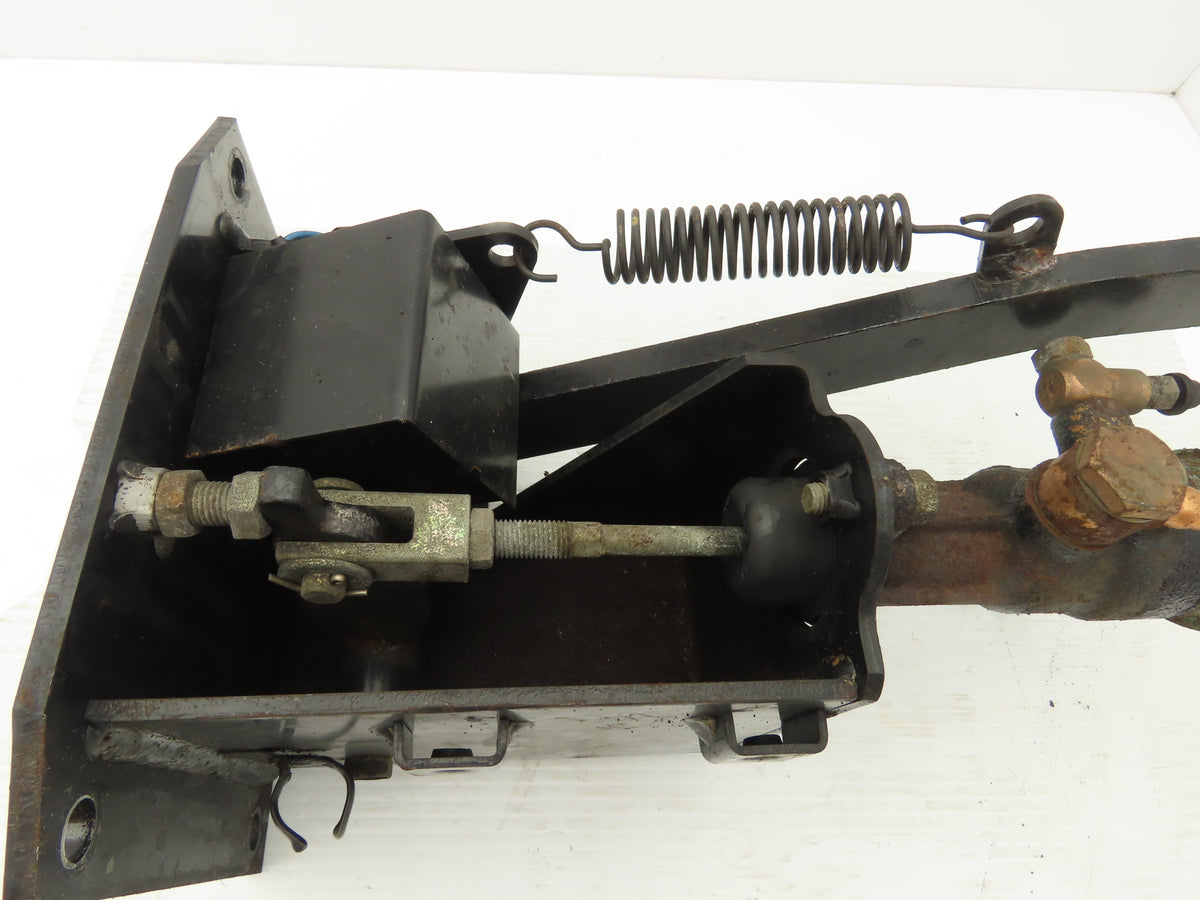 Toyota 5FBGCU18 Electric Forklift Hydraulic Brake Pedal Master Cylinder Assembly