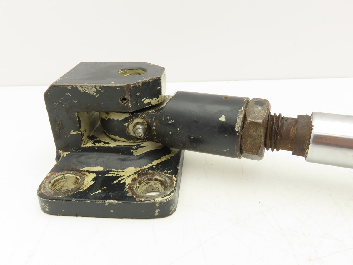 Crown Stand On Forklift Hydraulic Tilt Cylinder Removed From 30RCTT READ