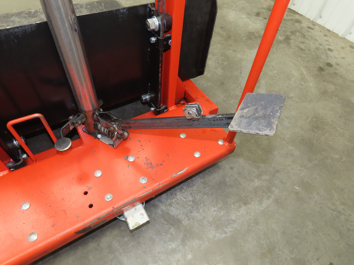 Wesco ESPL-80-3032 Economy Large Platform Hydraulic Stacker 1000 Lb. Capacity