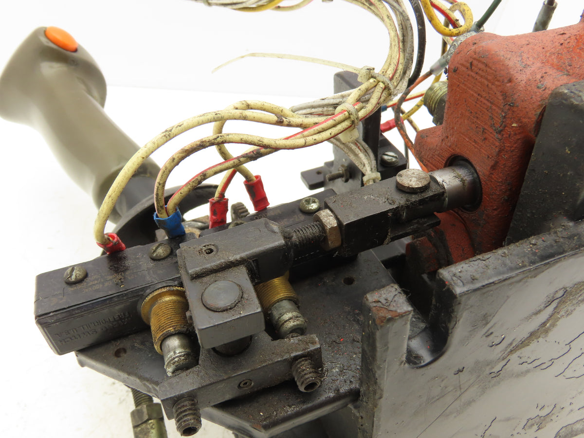 Crown 30RCTT Stand On Forklift Hydraulic Joystick Spool Valve Mast Control