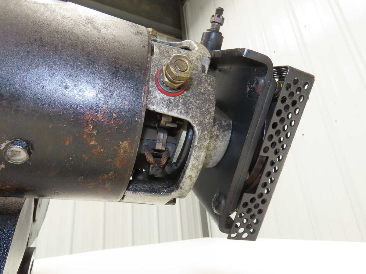 Crown 020094-001 Forklift Left Front Drive 8-Lug Axle & Motor W6AC01 Off 30RCTT