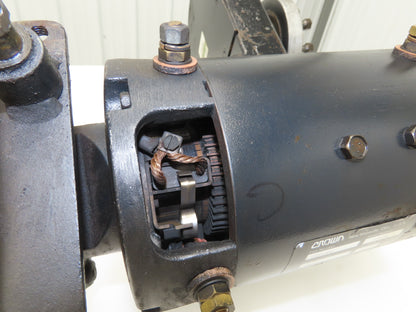 Crown 020094-001 Forklift Right Front Drive 8-Lug Axle & Motor W6AC01 Off 30RCTT