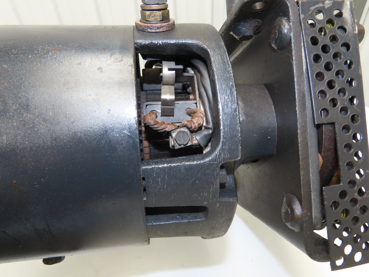 Crown 020094-001 Forklift Right Front Drive 8-Lug Axle & Motor W6AC01 Off 30RCTT