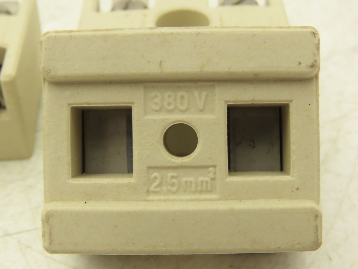 Weco 560 Ceramic Terminal Block 2-Pole 380V 1-1/4"x 1-9/16"  Lot of 5