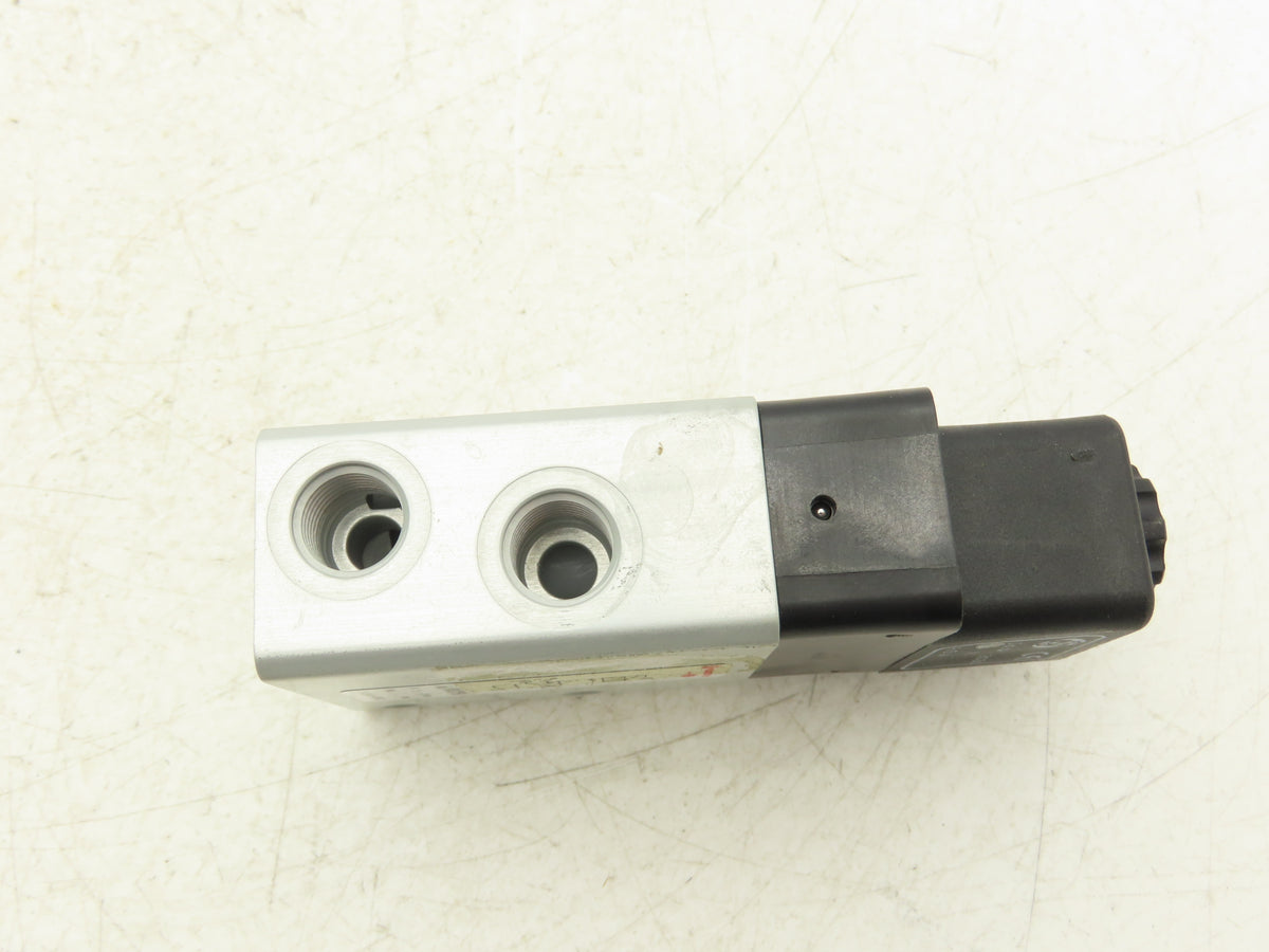 Norgren 8012750 Pneumatic Solenoid Valve 3/2-Pos 24 VDC 145 PSI 1/4" NPT