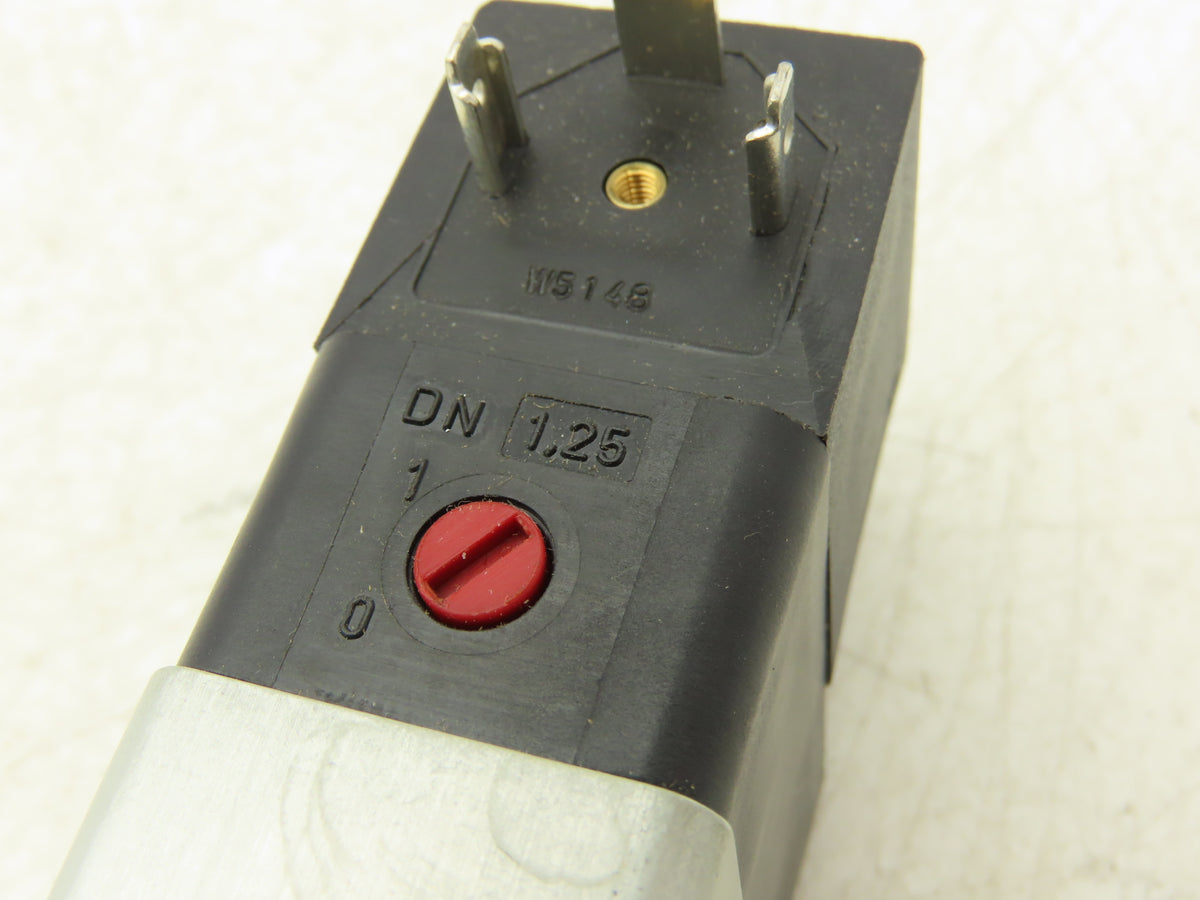 Norgren 8012750 Pneumatic Solenoid Valve 3/2-Pos 24 VDC 145 PSI 1/4" NPT