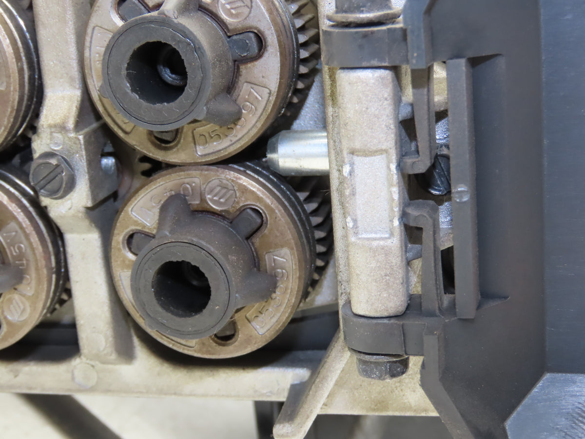 Miller 300740 Welder Electric Motor & Wire Feeder 24VDC For S-74 Mpa