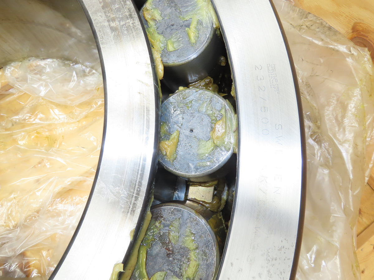 SKF Spherical Roller Bearing 500 mm ID x 920 mm OD x 336mm Width & Outer Housing
