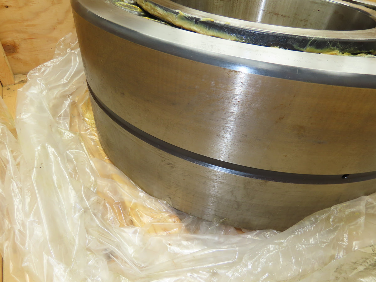 SKF Spherical Roller Bearing 500 mm ID x 920 mm OD x 336mm Width & Outer Housing