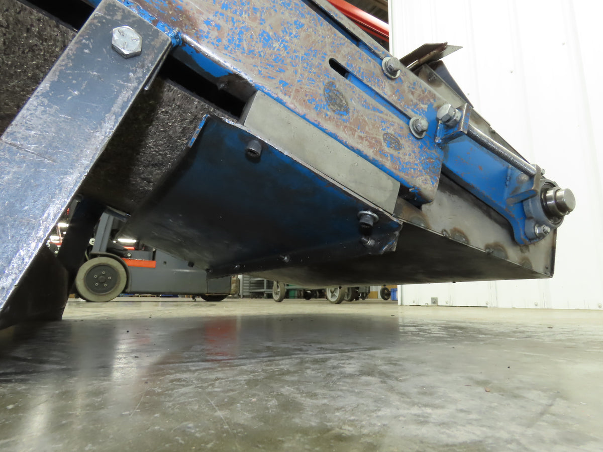 New London Engineering 28"x 8' 7" Portable Incline Conveyor 24"Cleated Belt 115V