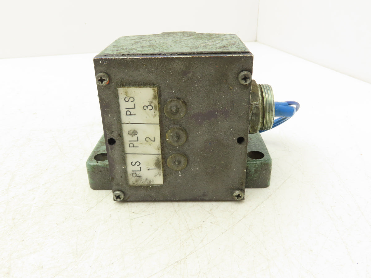 Balluff BES-516-B3VE16 3-Position Limit Switch Block Proximity Sensor Green