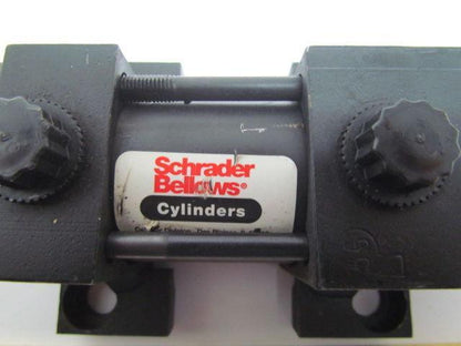Schrader Pneumatic Air Cylinder 1-1/2" Bore 1/2" Stroke Side Lug Mount 250 psi