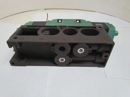 Numatics A23SS415F A23SS400F Pneumatic Solenoid Valve w/Manifold Block 120V