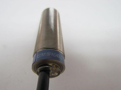 Telemecanique XS1M18PAS40LD Proximity Switch w/Micro Pigtail Connector 12-24V
