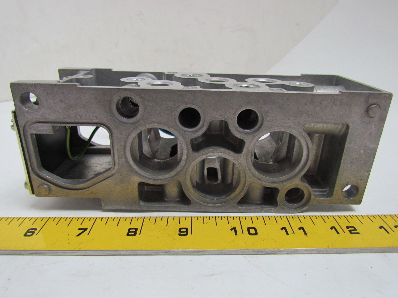 Festo 18886 Sub-Base Connector/Manifold Block ISO 5599-2 NEW VIGK-04-D-2