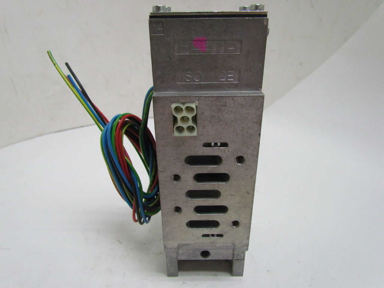 Festo 18886 Sub-Base Connector/Manifold Block ISO 5599-2 NEW VIGK-04-D-2