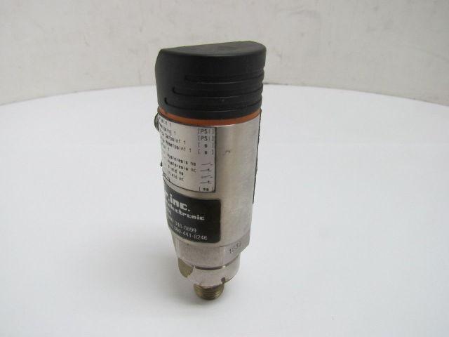 IFM Efector PN3322 Electronic Pressure Monitor 7/16 UNF Port 20-30 VDC