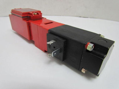 Telemecanique XCS L749F3 XCS-L Interlock Switch 300VAC 10 Amp 1/2" NPT NEW