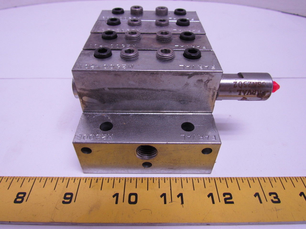 Farval M2500B 4-Section Divider Valve Manifold Assembly M2500-20T, 10T, 10S