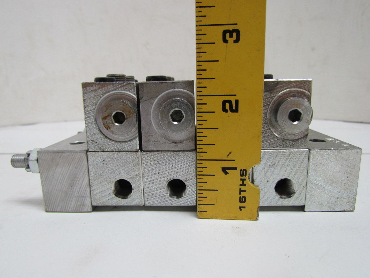 Farval M2500B 4-Section Divider Valve Manifold Assembly M2500-20T, 10T, 10S