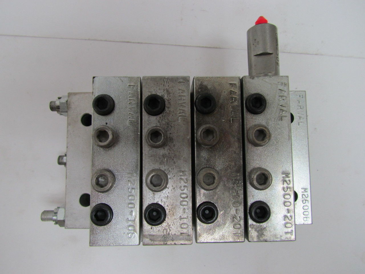 Farval M2500B 4-Section Divider Valve Manifold Assembly M2500-20T, 10T, 10S