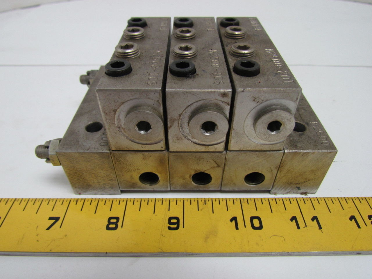 Farval M2500 3-Section Divider Valve Assembly M2500-20T, 10S