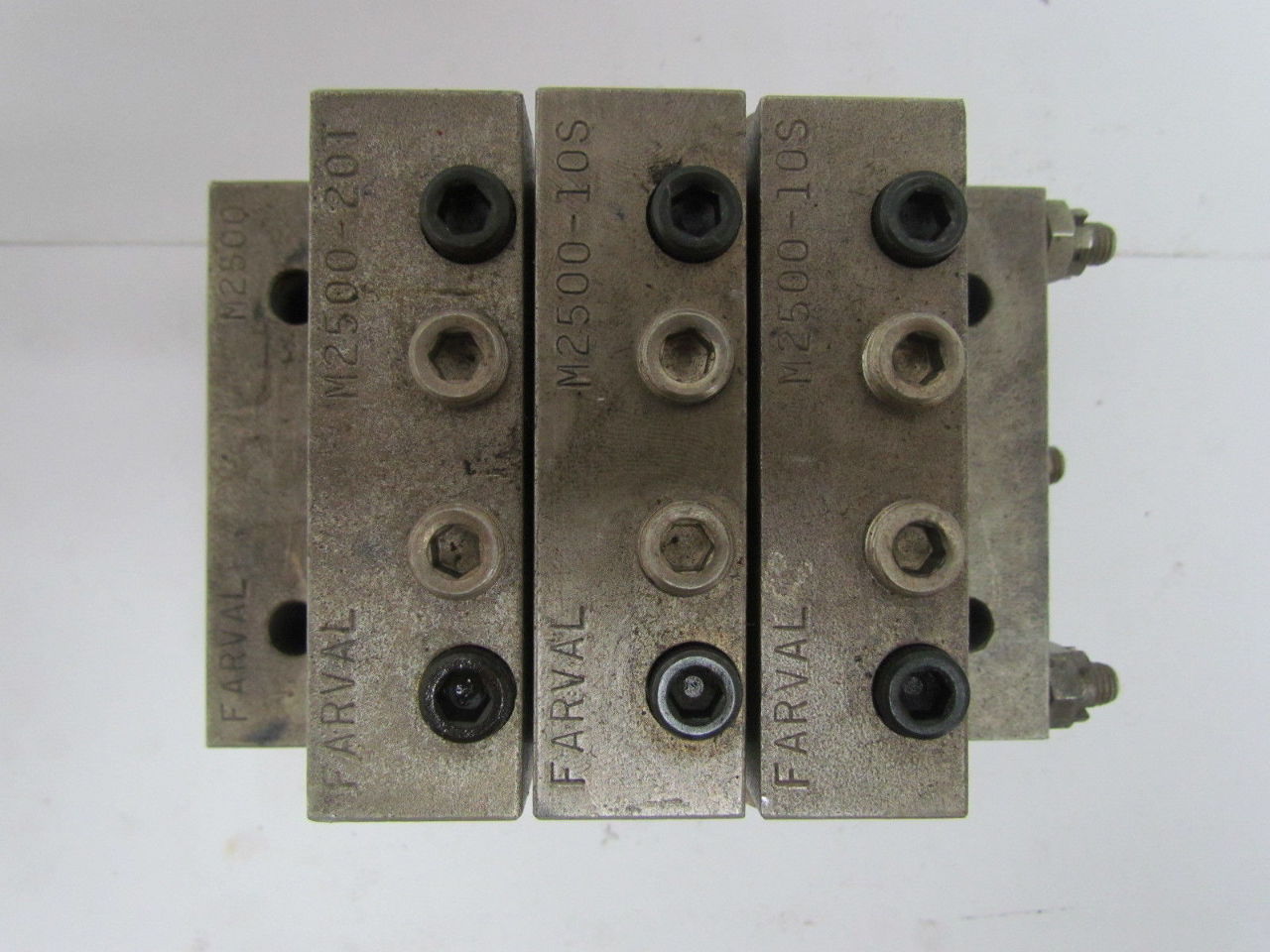 Farval M2500 3-Section Divider Valve Assembly M2500-20T, 10S