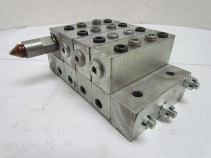 Farval M2500 4-Section Divider Valve Manifold Assembly M2500-20T, 10T, 10S