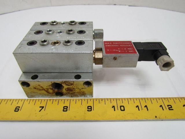 Danfoss SMX 25.50 BIX 1/8 NPTF 3-section Divider Valve Assembly 1/4" NPT Inlet