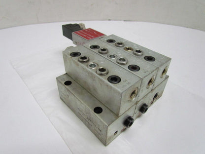 Danfoss SMX 25.50 BIX 1/8 NPTF 3-section Divider Valve Assembly 1/4" NPT Inlet