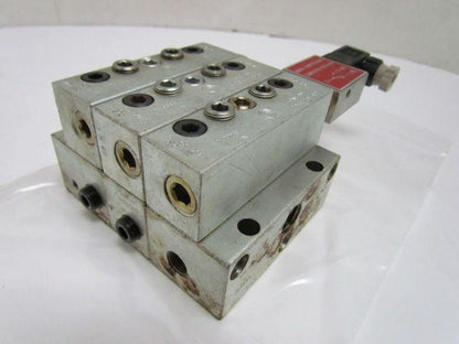 Danfoss SMX 25.50 BIX 1/8 NPTF 3-section Divider Valve Assembly 1/4" NPT Inlet