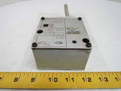 Toyooki Kogyo HW-02 100 HW-02100 Hydraulic Pressure Switch Valve 12-24VDC 171PSI