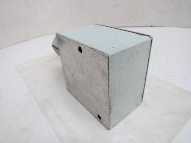 Toyooki Kogyo HW-02 100 HW-02100 Hydraulic Pressure Switch Valve 12-24VDC 171PSI