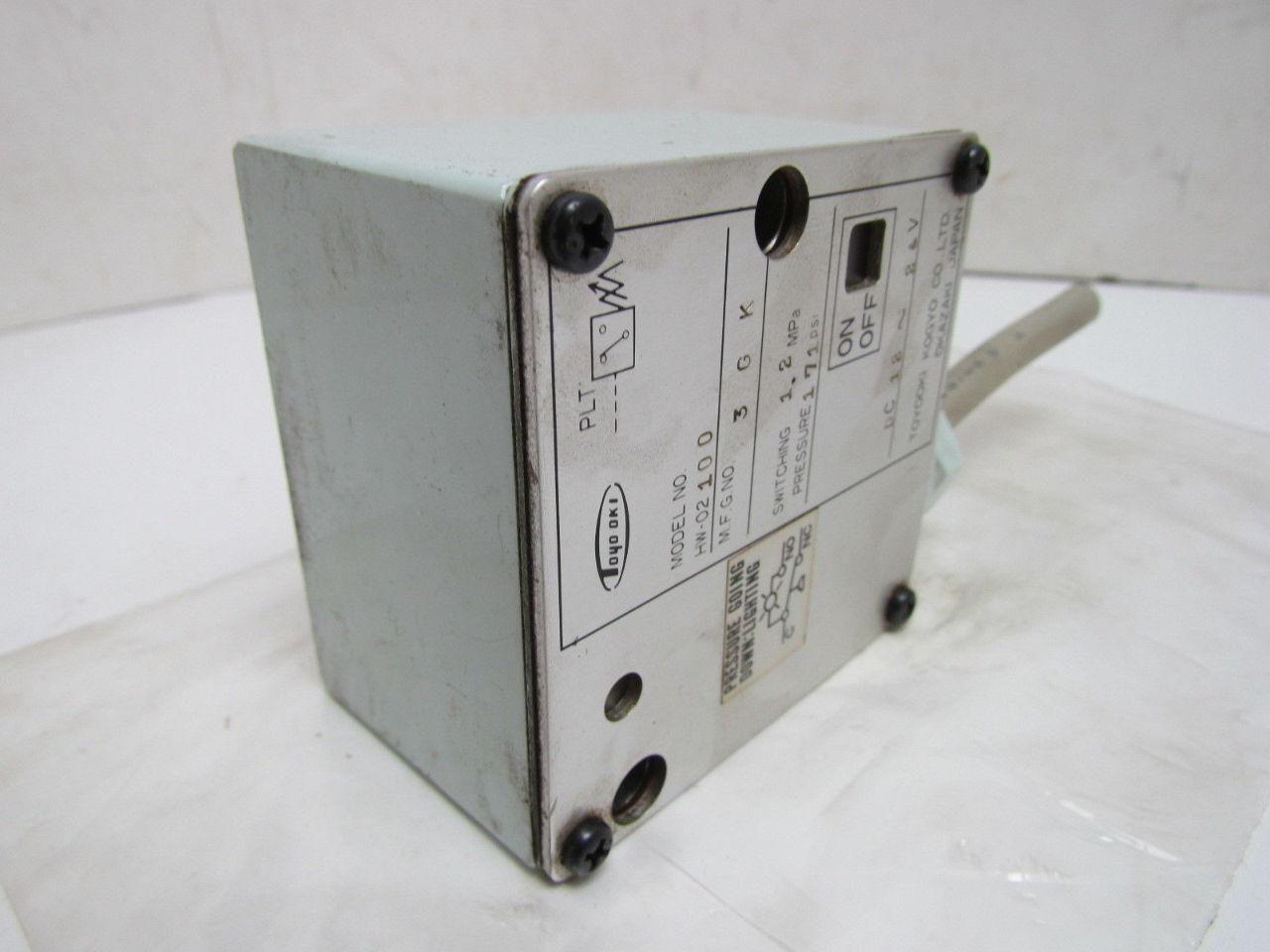 Toyooki Kogyo HW-02 100 HW-02100 Hydraulic Pressure Switch Valve 12-24VDC 171PSI