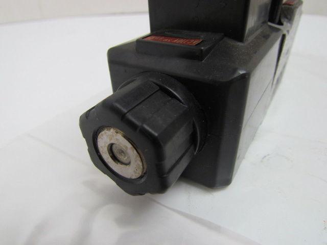 Toyooki Kogyo HD3-2S-BG-025A-WDA3 Solenoid Directional Valve 110 VAC
