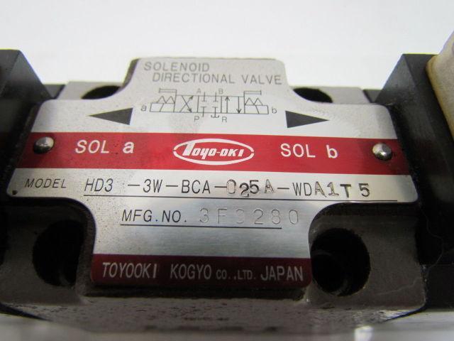 Toyooki Kogyo HD3-3W-BCA-025A-WDA1T5 Double Solenoid Directional Valve 110 VAC