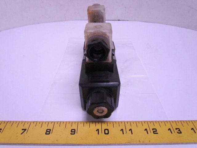 Toyooki Kogyo HD3-3W-BCA-025A-WDA1T5 Double Solenoid Directional Valve 110 VAC