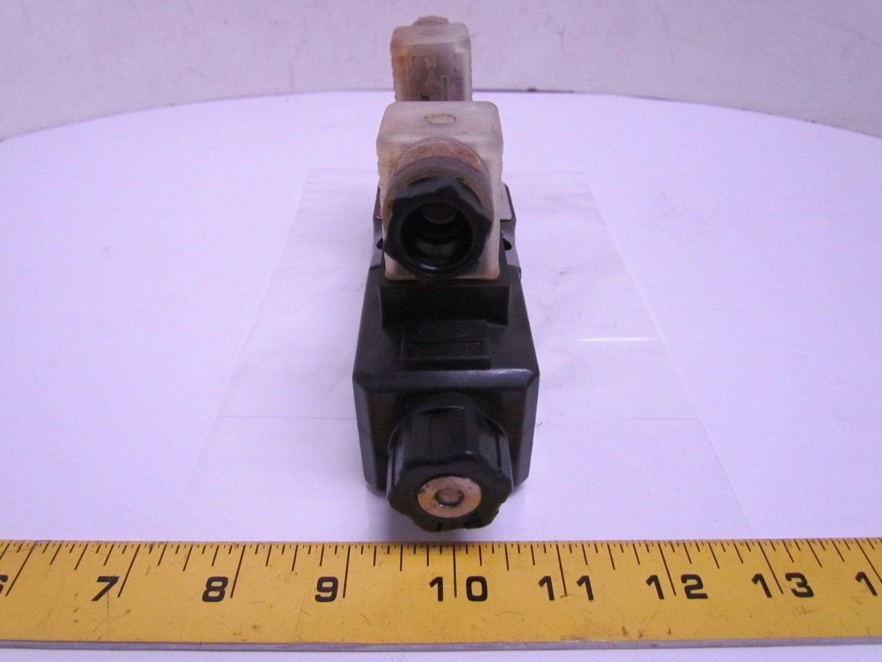 Toyooki Kogyo HD3-3W-BCA-025A-WDA1T5 Double Solenoid Directional Valve 110 VAC