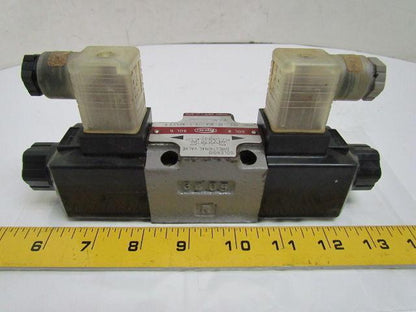 Toyooki Kogyo HD3-3W-BCA-025A-WDA1T5 Double Solenoid Directional Valve 110 VAC