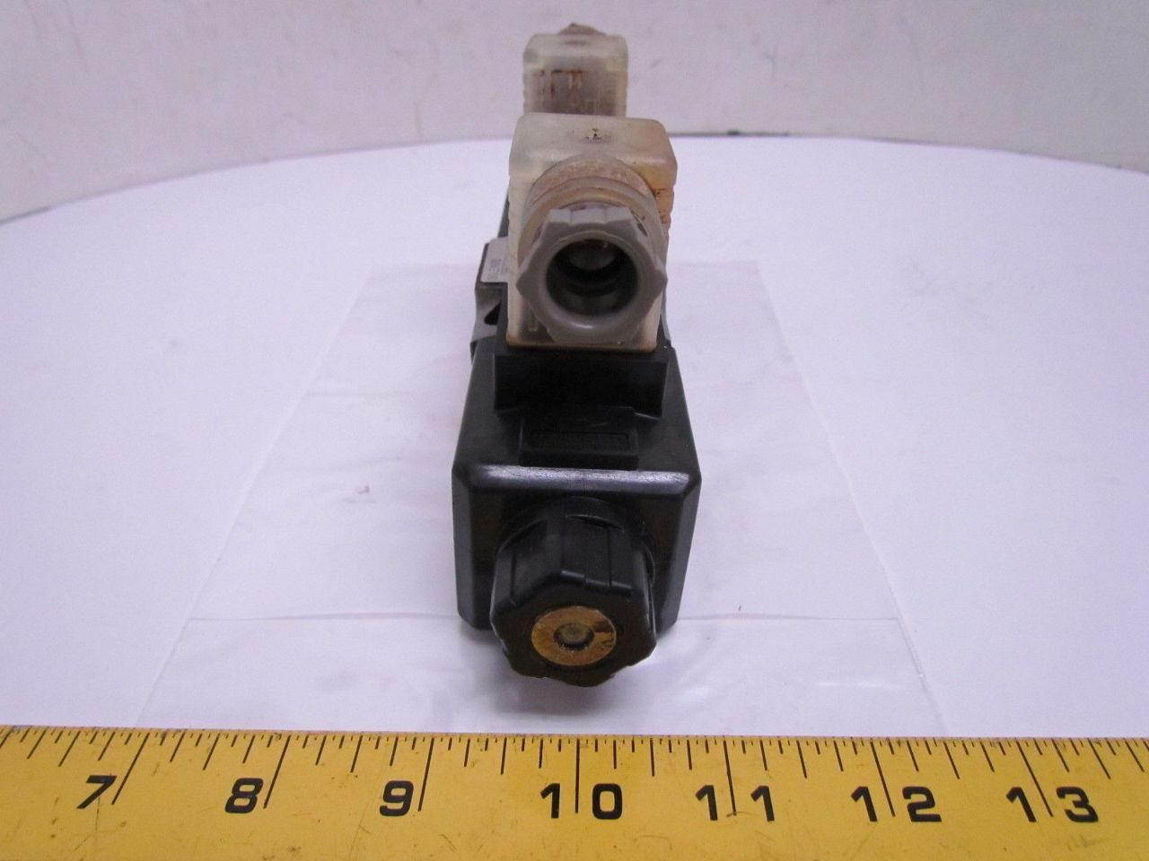 Toyooki Kogyo HD3-3W-BCA-025A-WDA1T5 Double Solenoid Directional Valve 110 VAC