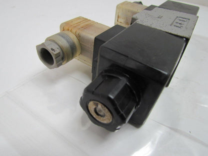 Toyooki Kogyo HD3-3W-BCA-025A-WDA1T5 Double Solenoid Directional Valve 110 VAC