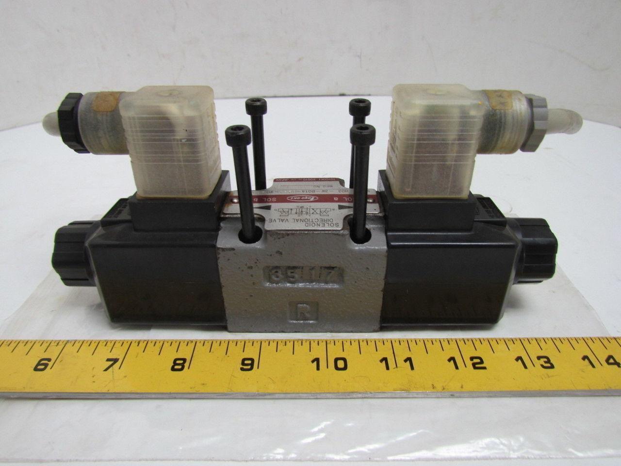 Toyooki Kogyo HD3-3W-BG1A-025A-WDA1T5 Double Solenoid Directional Valve 110V