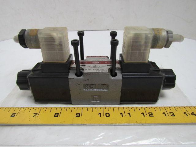 Toyooki Kogyo HD3-3W-BG1A-025A-WDA1T5 Double Solenoid Directional Valve 110V