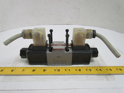 Toyooki Kogyo HD3-3W-BG1A-025A-WDA1T5 Double Solenoid Directional Valve 110V